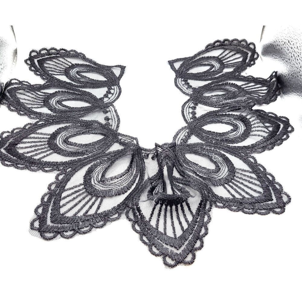 NWOT Black Bib Applique Lace Collar 16in by 5in